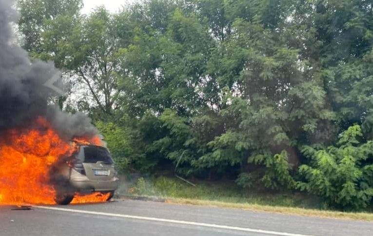 Autó lángolt az M7-es autópályán