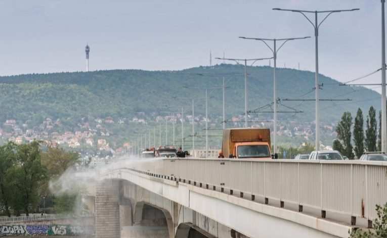 Átépítik Budapest egyik legforgalmasabb hídját
