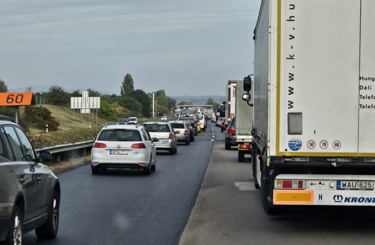 Brutális torlódás várható az M7-es autópályán