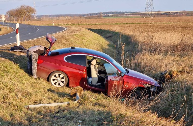 Elaludt a BMW vezetője-baleset lett a vége