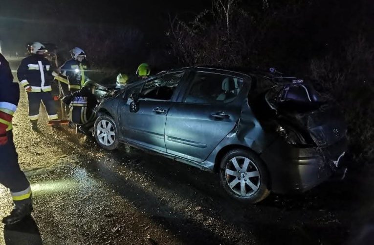 Két gépkocsi ütközött össze