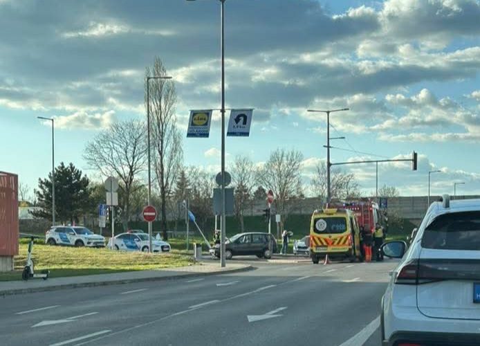 Összeütközött két autó Érden
