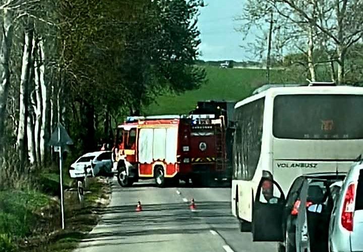 Három gépkocsi ütközött össze