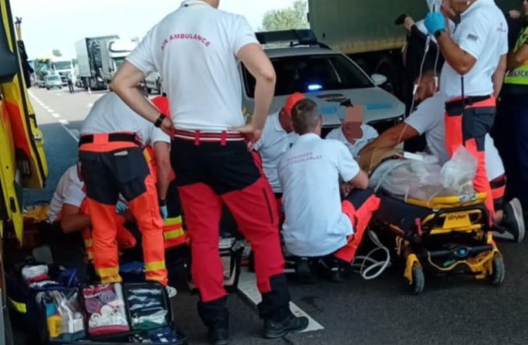 A felüljáróról az autópályára ugrott egy férfi