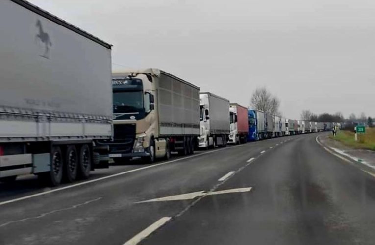 A kamionstop részleges feloldása a pünkösdi hétvégén
