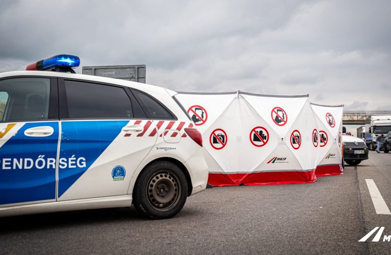 Molinóval takarták el a tragikus balesetet az M1-es autópályán