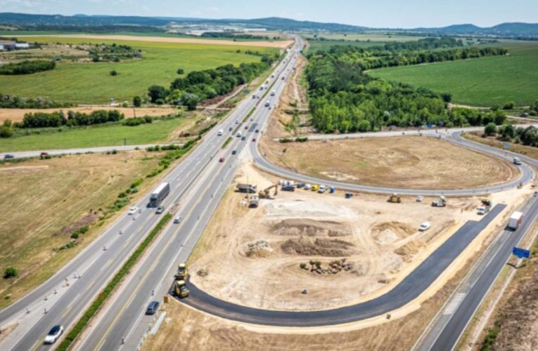 Új felhajtókat építenek az M1-es autópályán