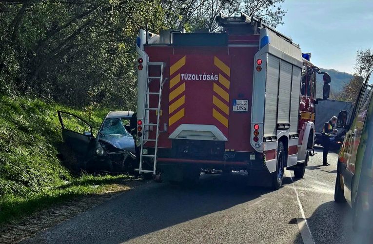 Összeütközött egy menetrend szerint közlekedő autóbusz és egy személyautó