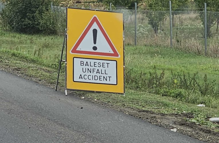 Egy személygépjármű és egy kisteherautó karambolozott