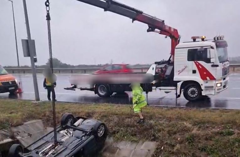 Pályaelhagyásos baleset történt