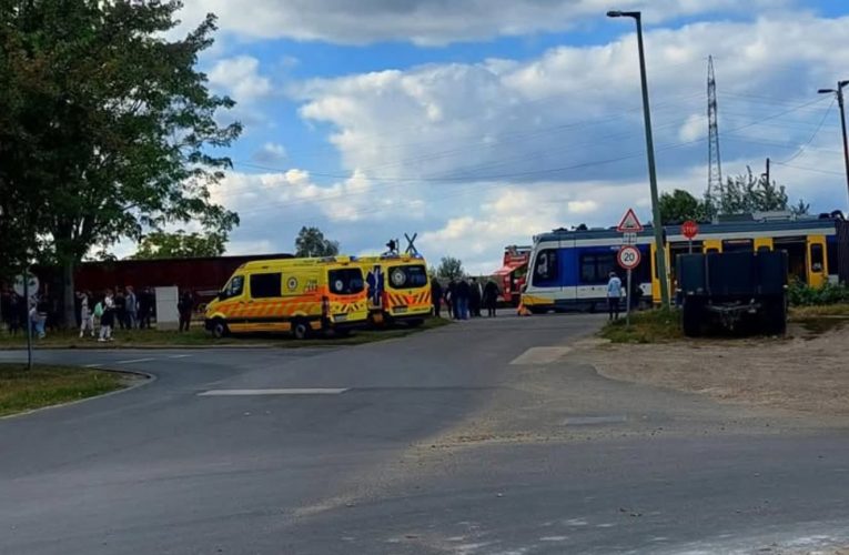 Összeütközött egy tramtrain és egy személyautó