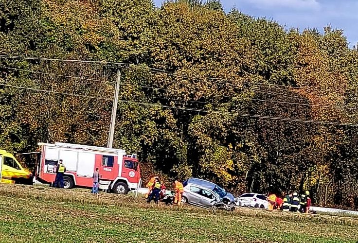 Összeütközött két személyautó