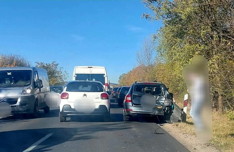 Több autó ütközött