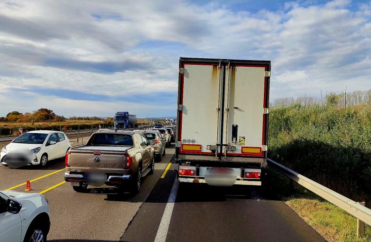 Új, szokatlan forgalmi rend okoz fejtörést az autósoknak