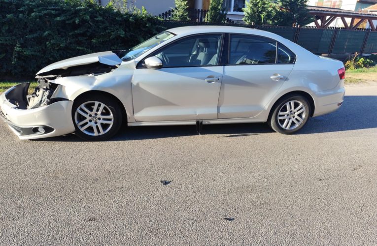 Két személyautó ütközött össze