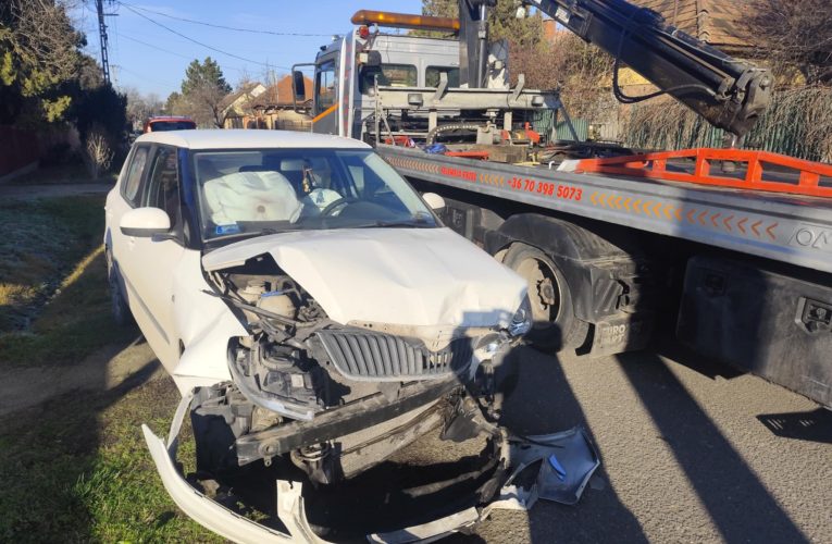 Elvakította a nap-két autót tört össze