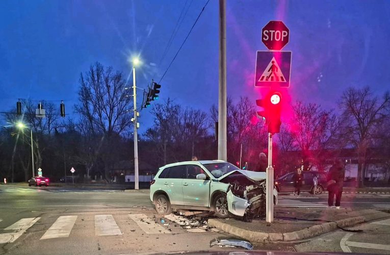 Összeütközött két gépkocsi