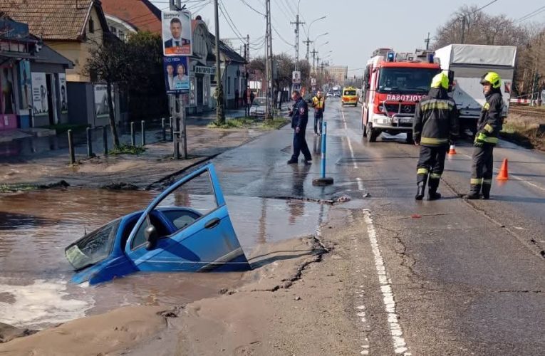 Beszakadt az úttest