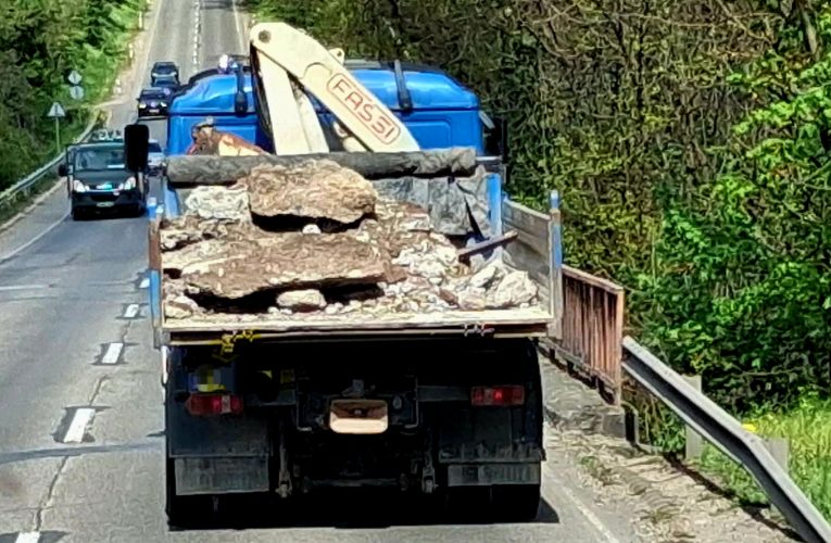 Veszélyes rakomány a 6-oson