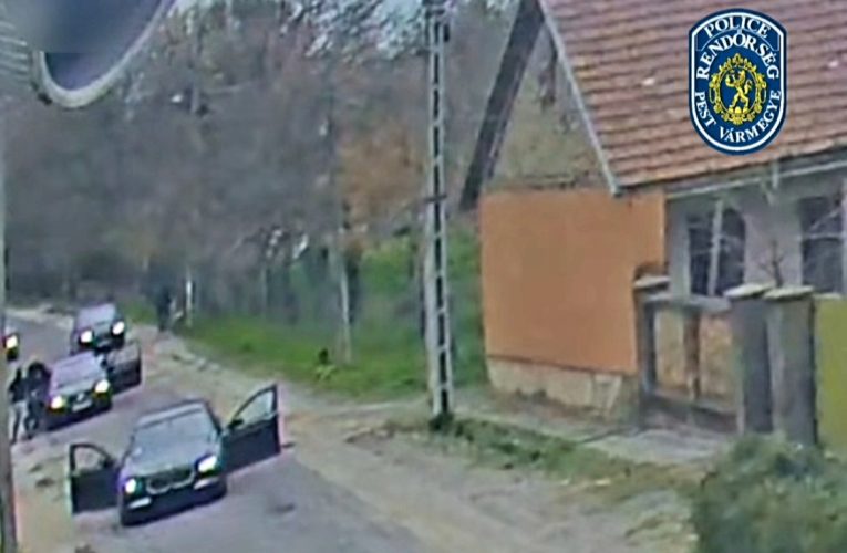 Baseball ütővel fenyegetett 