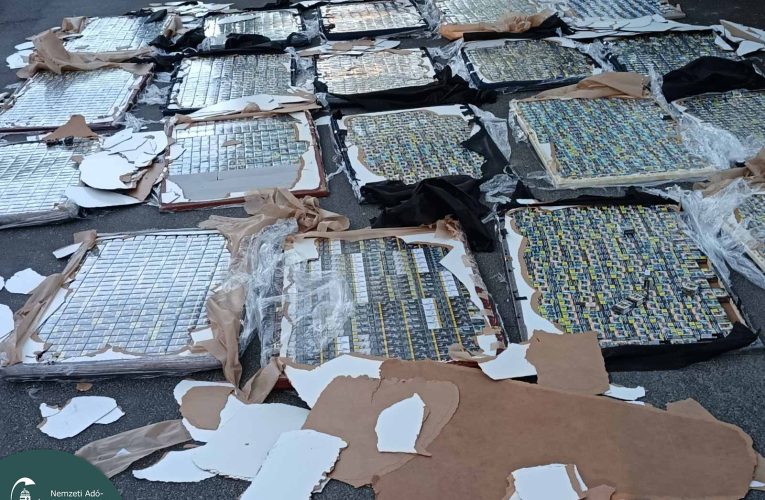 Ágytámla extrákkal