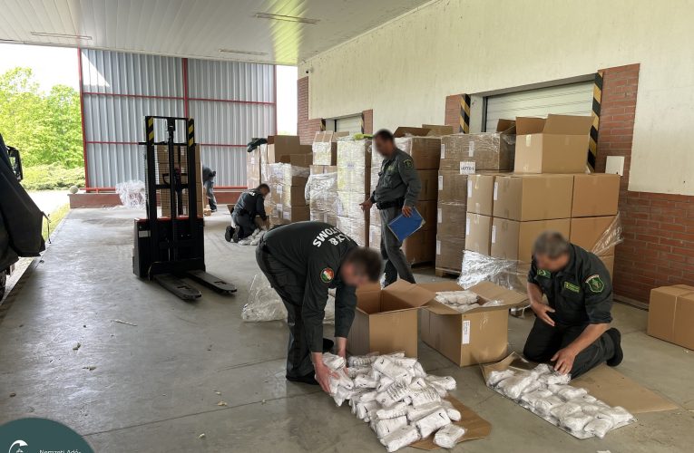 Árnyékgyár gyanúja: milliós hamis zoknik és cigaretták egy bolgár kamionban