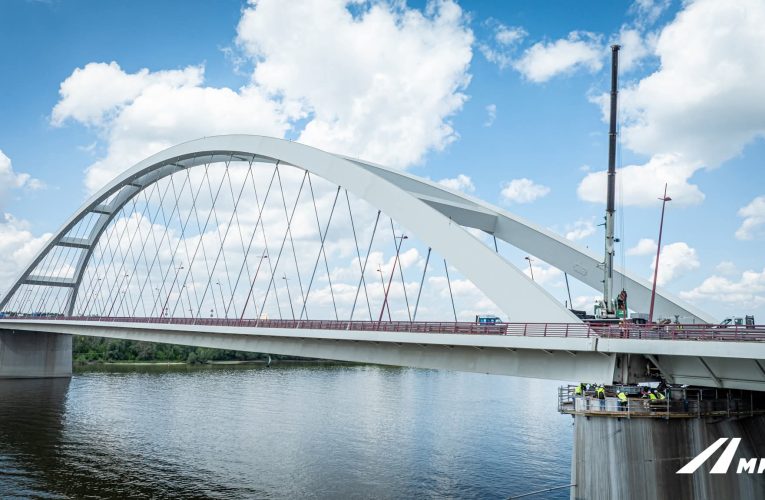 Akár teljesen megállhat a forgalom a Pentele hídon