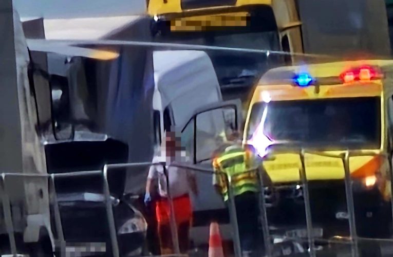 Több jármű ütközött össze