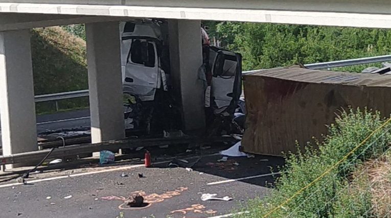 Megrendítő búcsú az M3-as tragédia után