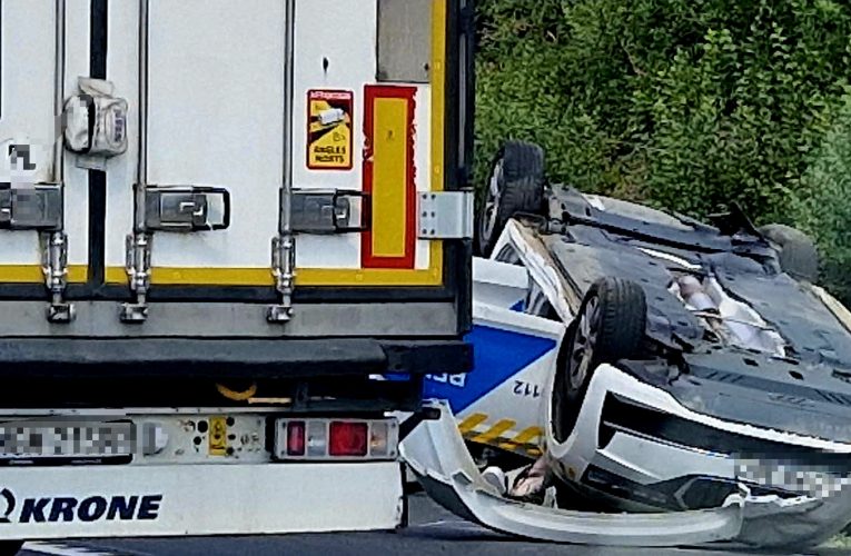 Baleset, teljes útzár és kilométeres torlódások országszerte