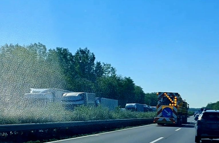 Jelentős torlódás alakult ki az M5-ösön