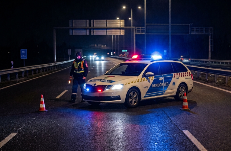 Autóbusz hajtott árokba az M3-as autópályán