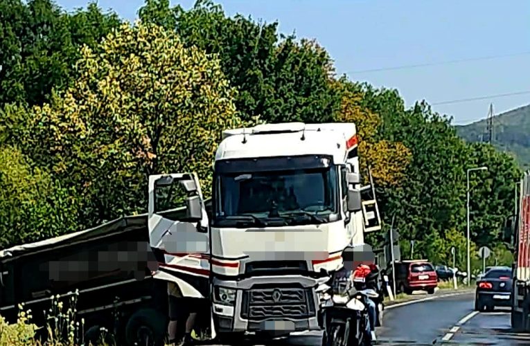 Súlyos baleset a 37-es főúton