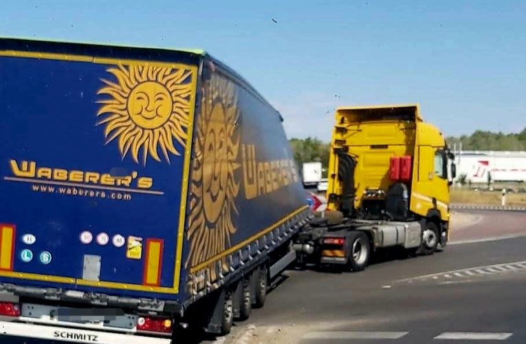 Baleset miatti forgalomkorlátozás az 51-es főúton
