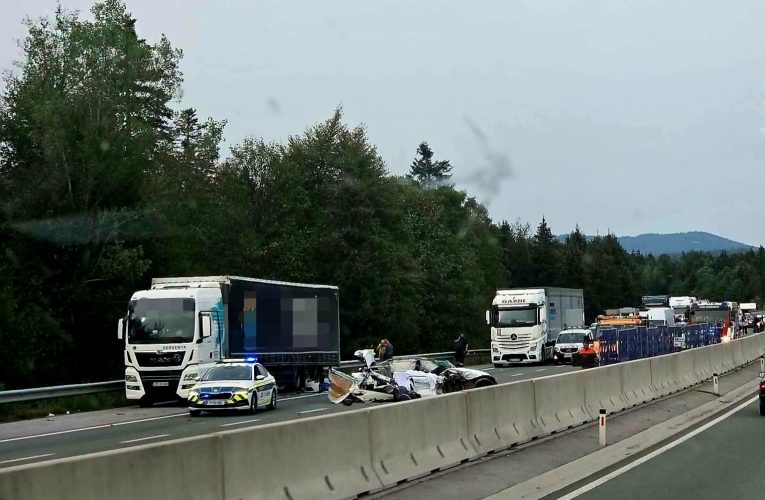 Súlyos baleset a szlovén autópályán