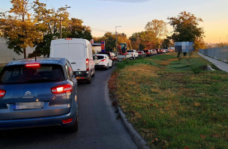 Jelentős torlódás alakult ki az M0-s autóút déli szektorában